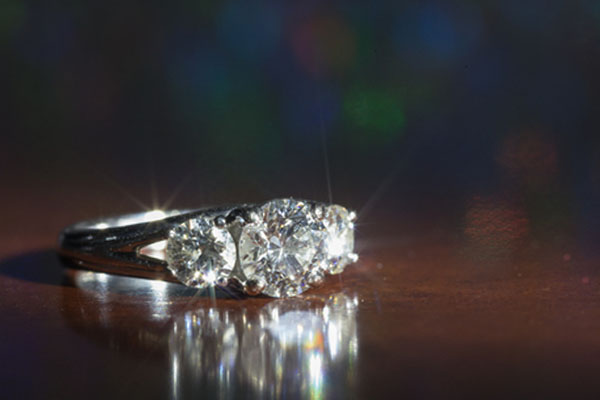 Pierścionek zaręczynowy